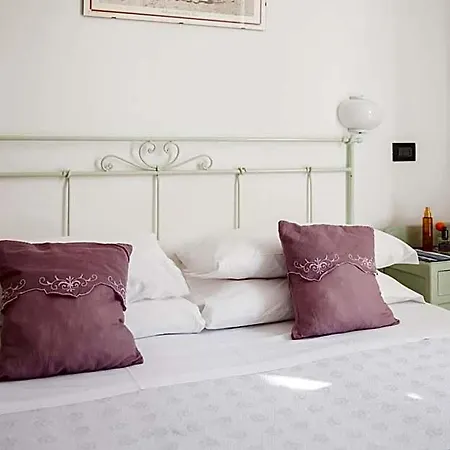 Hotel Mimosa 2*