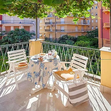 Mimosa Hotel 2*