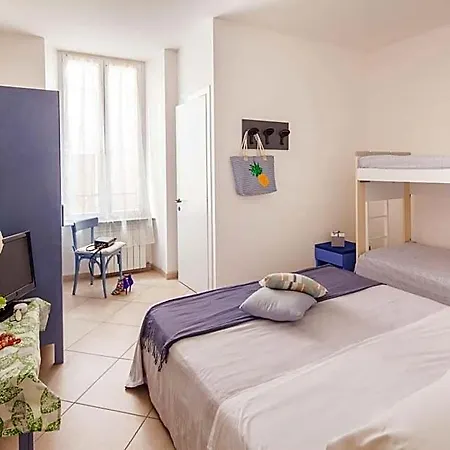 Mimosa Hotel 2*
